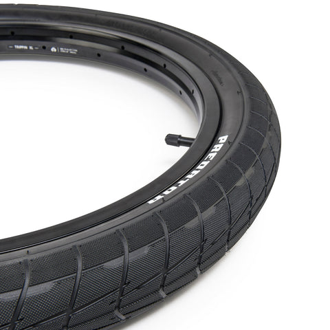 Predator Tire (Bruno Hoffmann Signature)