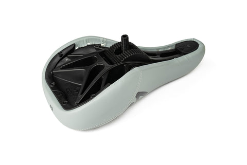 Void Pivotal Seat